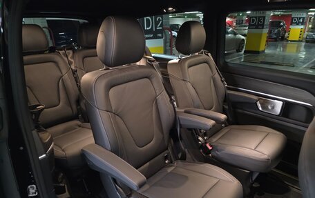 Mercedes-Benz V-Класс, 2024 год, 15 980 000 рублей, 11 фотография