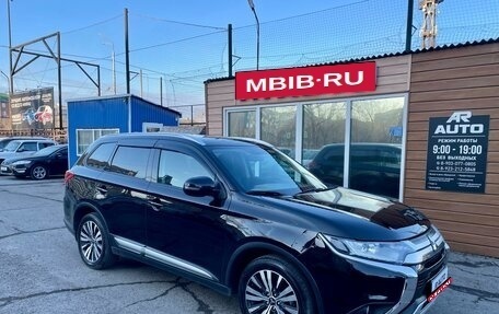 Mitsubishi Outlander III рестайлинг 3, 2019 год, 2 999 000 рублей, 1 фотография
