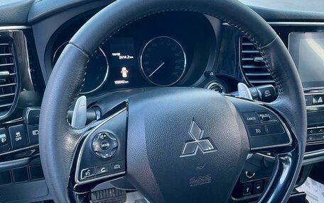Mitsubishi Outlander III рестайлинг 3, 2019 год, 2 999 000 рублей, 10 фотография