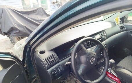 Toyota Corolla, 2004 год, 650 000 рублей, 1 фотография