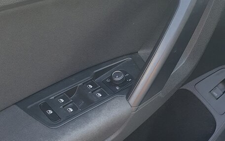 Volkswagen Tiguan II, 2019 год, 2 100 000 рублей, 7 фотография