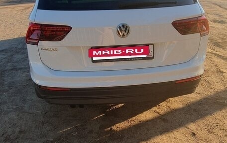 Volkswagen Tiguan II, 2019 год, 2 100 000 рублей, 4 фотография