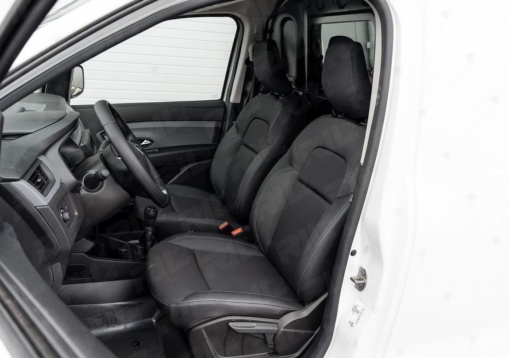 Renault Express, 2023 год, 3 200 000 рублей, 8 фотография