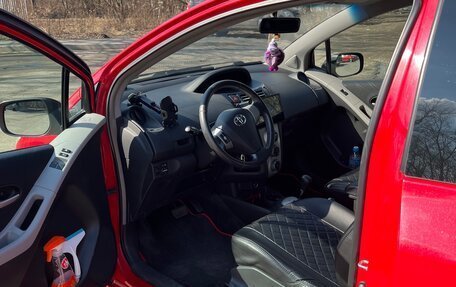 Toyota Yaris III рестайлинг, 2008 год, 610 000 рублей, 11 фотография