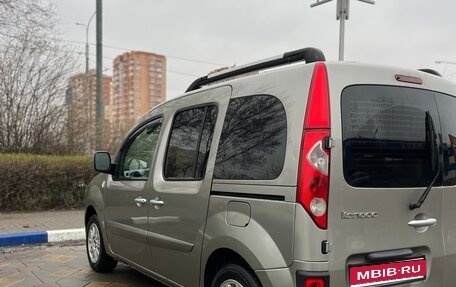 Renault Kangoo II рестайлинг, 2011 год, 935 000 рублей, 1 фотография