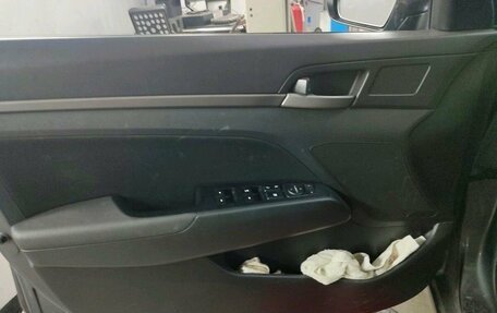 Hyundai Elantra VI рестайлинг, 2017 год, 1 327 000 рублей, 22 фотография