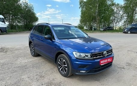 Volkswagen Tiguan II, 2020 год, 2 400 000 рублей, 1 фотография