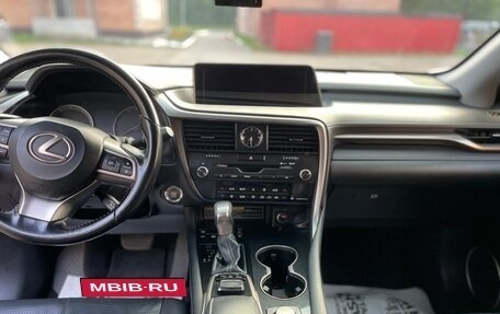 Lexus RX IV рестайлинг, 2017 год, 4 100 000 рублей, 20 фотография