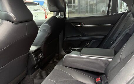 Toyota Camry, 2022 год, 3 900 000 рублей, 6 фотография