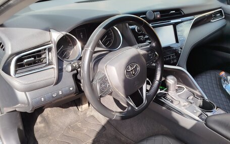 Toyota Camry, 2019 год, 2 400 000 рублей, 5 фотография