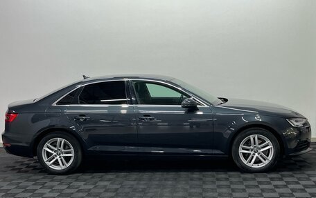 Audi A4, 2017 год, 2 500 000 рублей, 4 фотография