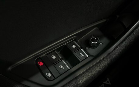 Audi A4, 2017 год, 2 500 000 рублей, 13 фотография