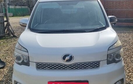 Toyota Voxy II, 2011 год, 1 800 000 рублей, 3 фотография