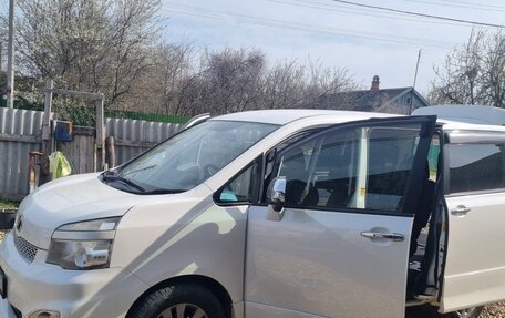Toyota Voxy II, 2011 год, 1 800 000 рублей, 5 фотография