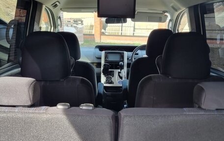 Toyota Voxy II, 2011 год, 1 800 000 рублей, 12 фотография
