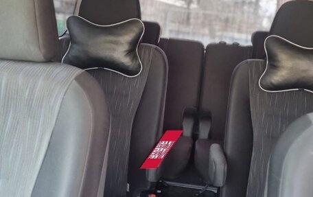 Toyota Voxy II, 2011 год, 1 800 000 рублей, 8 фотография