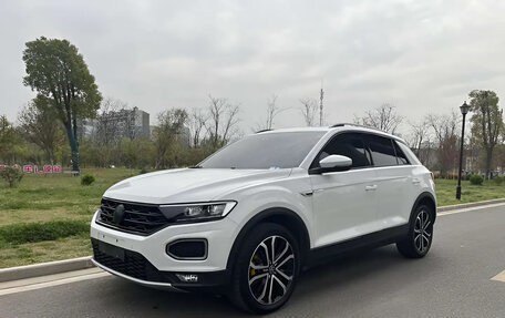 Volkswagen T-Roc I, 2022 год, 2 020 800 рублей, 1 фотография