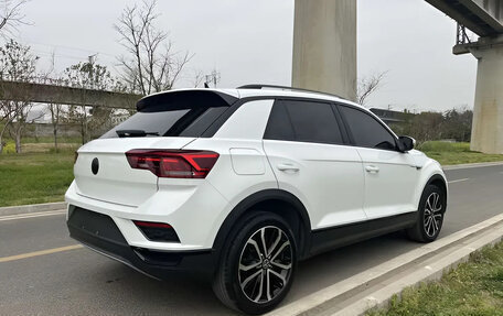 Volkswagen T-Roc I, 2022 год, 2 020 800 рублей, 2 фотография