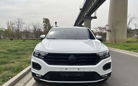 Volkswagen T-Roc I, 2022 год, 2 020 800 рублей, 3 фотография