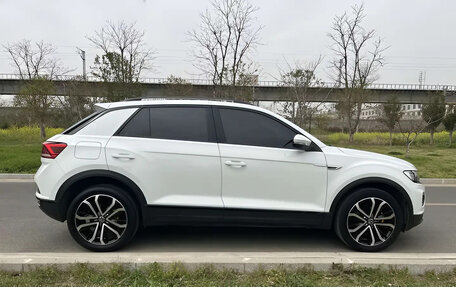 Volkswagen T-Roc I, 2022 год, 2 020 800 рублей, 7 фотография