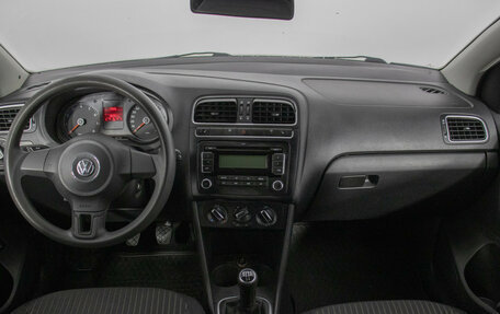 Volkswagen Polo VI (EU Market), 2011 год, 697 000 рублей, 13 фотография