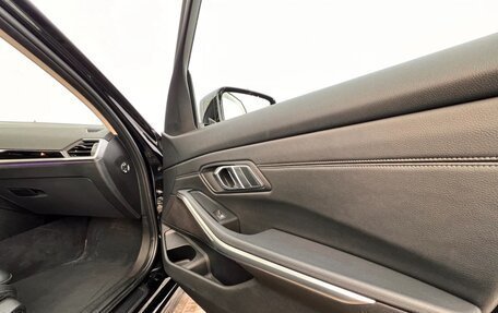 BMW 3 серия, 2019 год, 4 050 000 рублей, 13 фотография