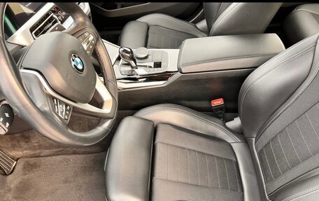 BMW 3 серия, 2019 год, 4 050 000 рублей, 14 фотография