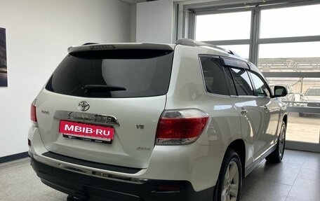 Toyota Highlander III, 2013 год, 2 300 000 рублей, 4 фотография