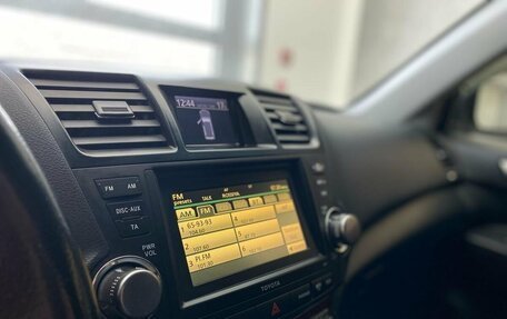 Toyota Highlander III, 2013 год, 2 300 000 рублей, 11 фотография
