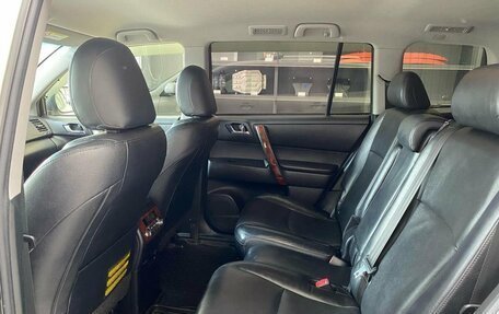 Toyota Highlander III, 2013 год, 2 300 000 рублей, 14 фотография