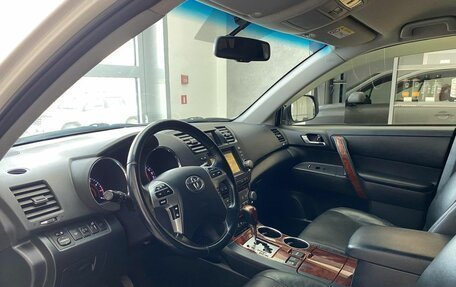 Toyota Highlander III, 2013 год, 2 300 000 рублей, 20 фотография