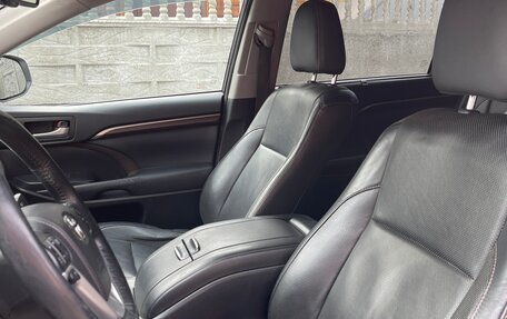 Toyota Highlander III, 2014 год, 3 650 000 рублей, 11 фотография