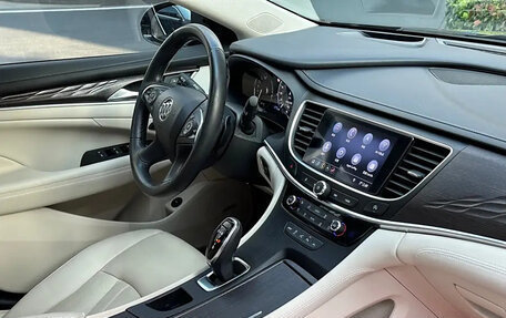 Buick LaCrosse III, 2021 год, 2 200 000 рублей, 9 фотография