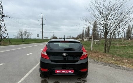 Hyundai Solaris II рестайлинг, 2013 год, 815 000 рублей, 1 фотография