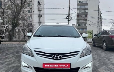 Hyundai Solaris II рестайлинг, 2015 год, 1 455 000 рублей, 1 фотография