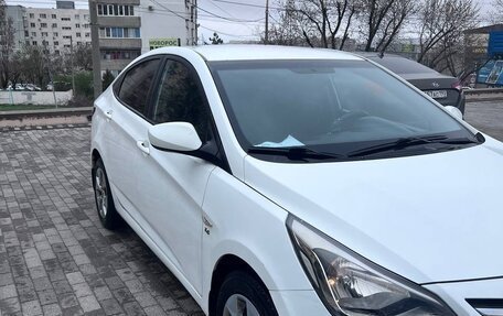 Hyundai Solaris II рестайлинг, 2015 год, 1 455 000 рублей, 4 фотография
