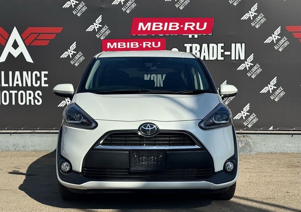 Toyota Sienta, 2017 год, 1 680 000 рублей, 2 фотография