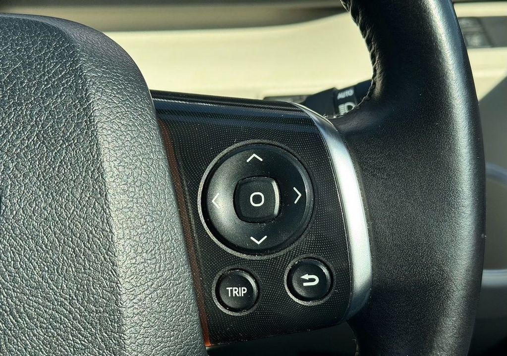 Toyota Sienta, 2017 год, 1 680 000 рублей, 14 фотография