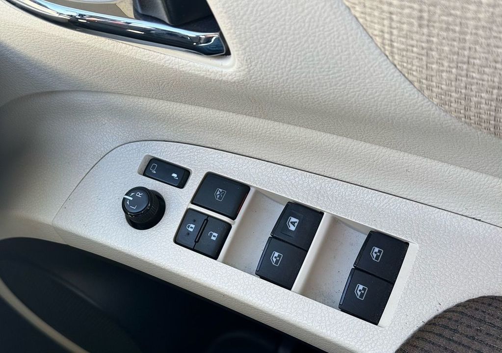 Toyota Sienta, 2017 год, 1 680 000 рублей, 17 фотография