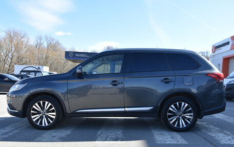 Mitsubishi Outlander III рестайлинг 3, 2018 год, 1 880 000 рублей, 4 фотография