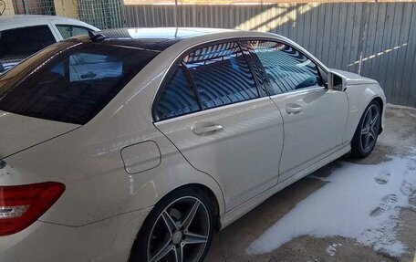 Mercedes-Benz C-Класс, 2010 год, 1 100 000 рублей, 5 фотография