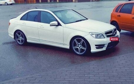 Mercedes-Benz C-Класс, 2010 год, 1 100 000 рублей, 4 фотография