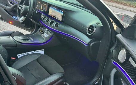 Mercedes-Benz E-Класс, 2022 год, 4 000 000 рублей, 10 фотография