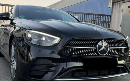Mercedes-Benz E-Класс, 2022 год, 4 000 000 рублей, 6 фотография