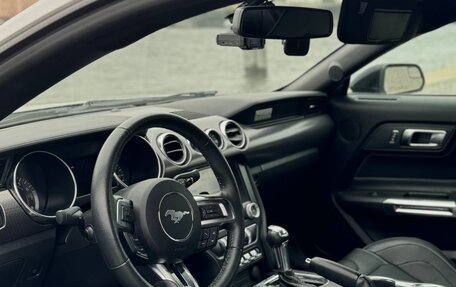 Ford Mustang VI рестайлинг, 2019 год, 3 390 000 рублей, 6 фотография