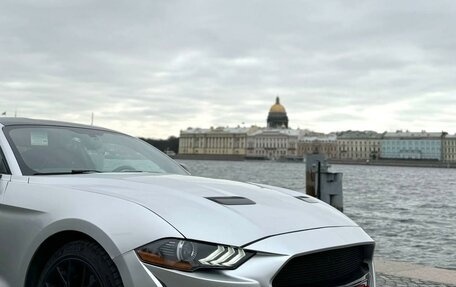 Ford Mustang VI рестайлинг, 2019 год, 3 390 000 рублей, 2 фотография