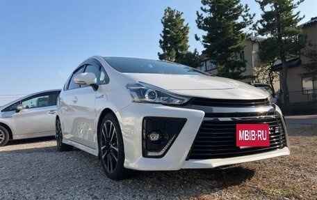 Toyota Prius Alpha I (ZVW40/41), 2020 год, 1 700 000 рублей, 1 фотография