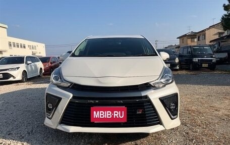 Toyota Prius Alpha I (ZVW40/41), 2020 год, 1 700 000 рублей, 3 фотография