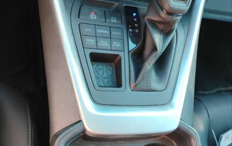 Toyota RAV4, 2020 год, 2 650 000 рублей, 6 фотография
