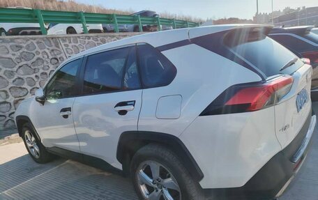 Toyota RAV4, 2020 год, 2 650 000 рублей, 13 фотография